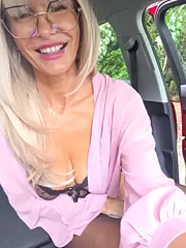 NaughtyNinky's Live XXX Chat