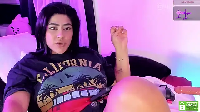 lucy2606のライブXXXチャット