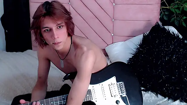 oli_dusk webcam show