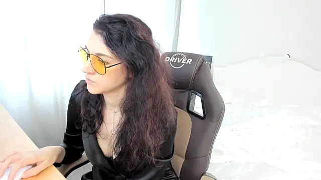 AmeliaInAmber Adlı Modelin Canlı XXX Sohbeti