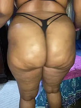 ThickYellow13's Live XXX Chat
