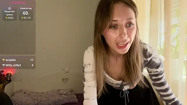 แชท XXX สดของ NinaNovalicious
