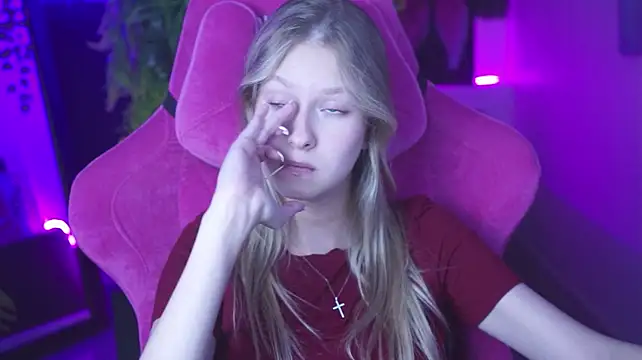 XXX chat uživo modela EveMundie