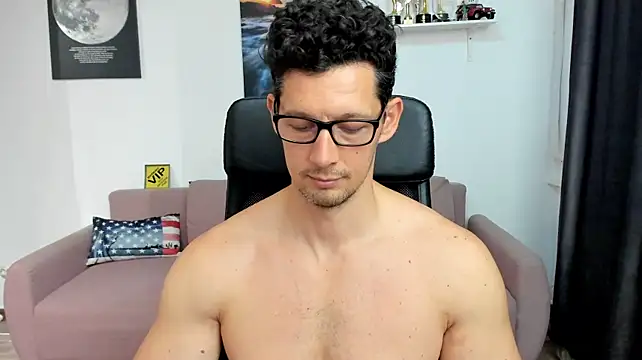 BrutusK08's Live XXX Chat