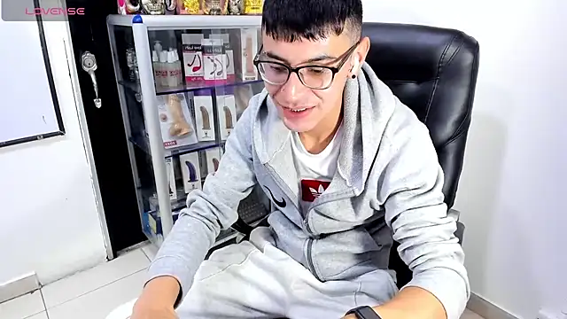 Alexx_bigcockkn Webbikameraesitys