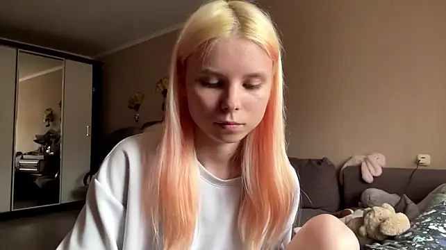 EdwinaDespresn Webbikameraesitys