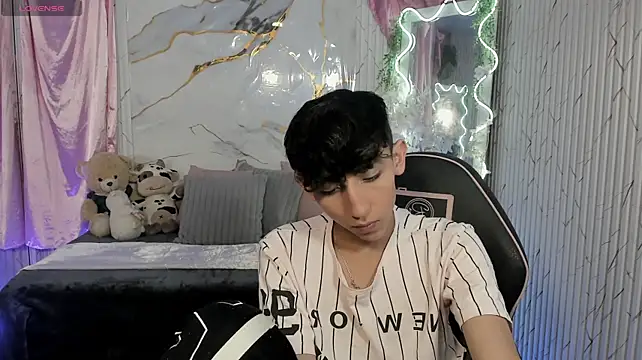 ETHANN_TAY1 Webcam Show