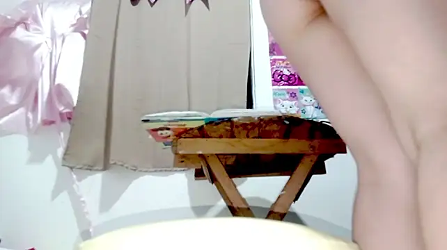 Chatroom XXX en direct de PetiteIvoryQueen19