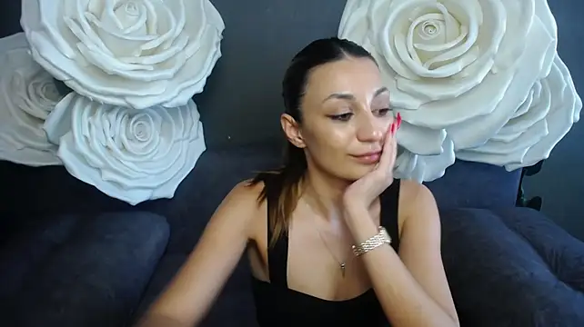 Chat XXX en directo de MiyaLinn