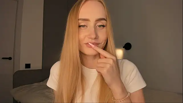 KimikoFolwell's Live XXX Chat