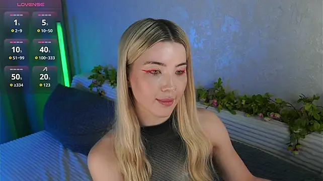 LindaThackerr élő XXX-chatje