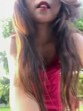 luna-sisi live XXX chat