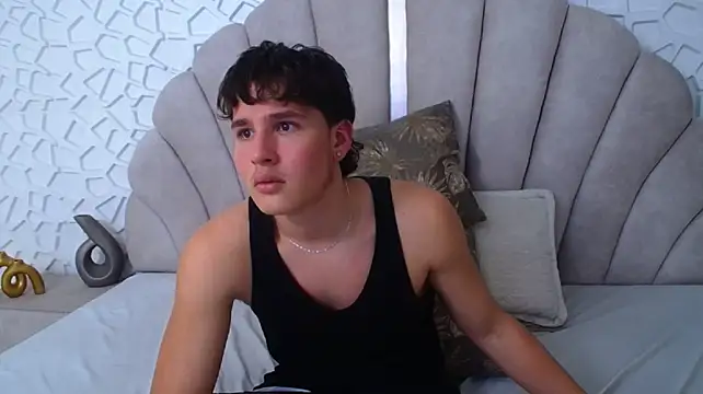 Chatroom XXX en direct de SEXYBOY_VC