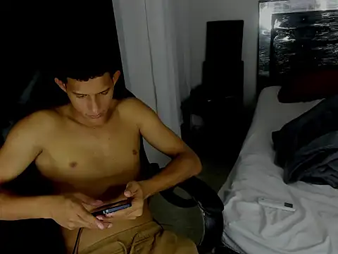 master_badboy Adlı Modelin Canlı XXX Sohbeti