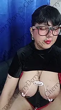 CherryDerry élő XXX-chatje