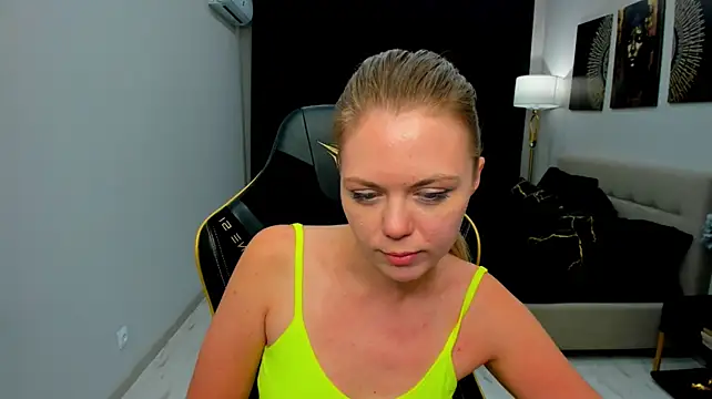 Strawberryen Live XXX chat