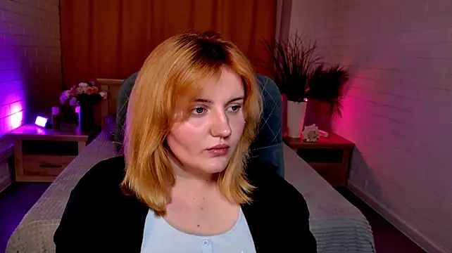 XXX chat uživo modela KathyBriggs