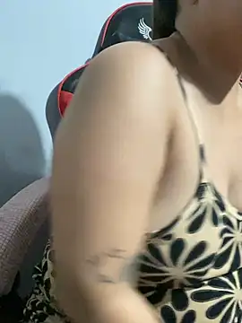 -CLARAMommy- লাইভ XXX চ্যাট