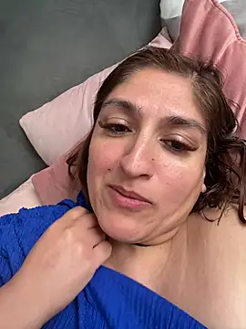 Spicy-Kareena's Live XXX Chat
