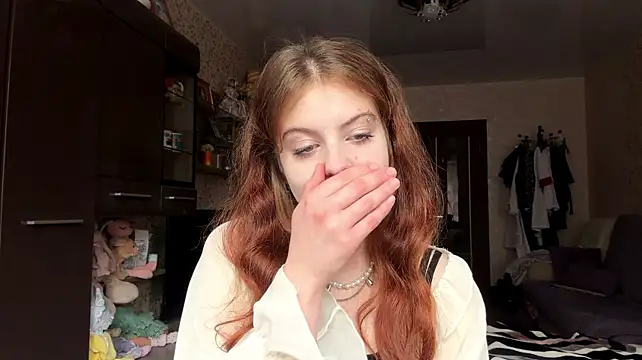 BuzzingRaid's Live XXX Chat