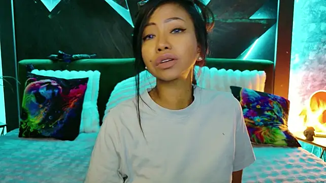 ElyaQuinn Chat XXX live