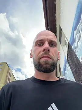 Oliver_outside live XXX chat