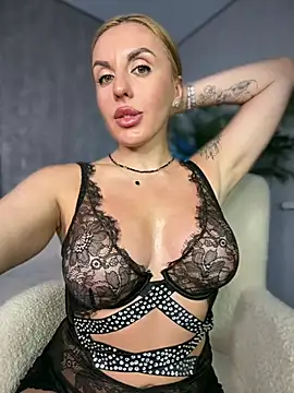 MilfNextDoor20: вебкам-шоу