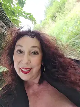 GypsyEsmeralda 라이브 XXX 채팅