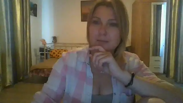 ElenaLove888 Chat XXX in diretta