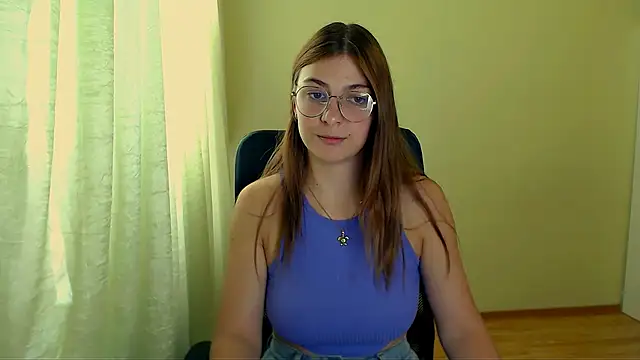 Luna_Lush_ Adlı Modelin Canlı XXX Sohbeti