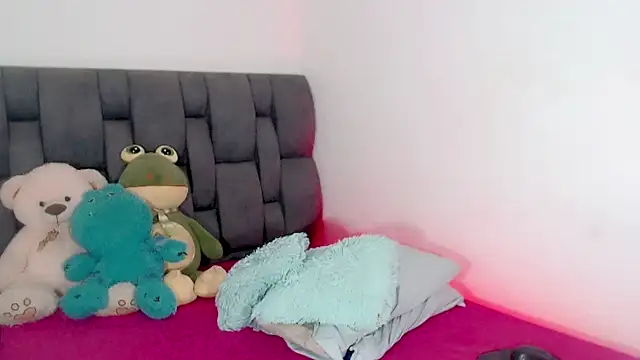 little_star_porn's Webcam Show