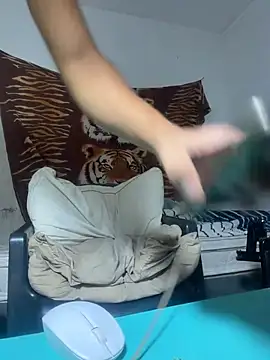 maicktentacionxxx 网络视讯表演