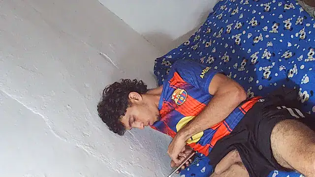 Noscay Adlı Modelin Canlı XXX Sohbeti