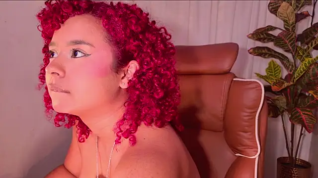 lara_curly's Live XXX Chat