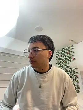 SirDamiann Live XXX chat