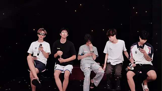 Chenyong123 라이브 XXX 채팅