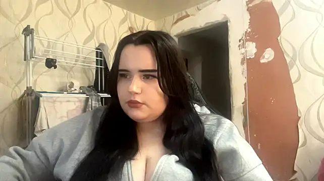 EmiliaBackup's Live XXX Chat