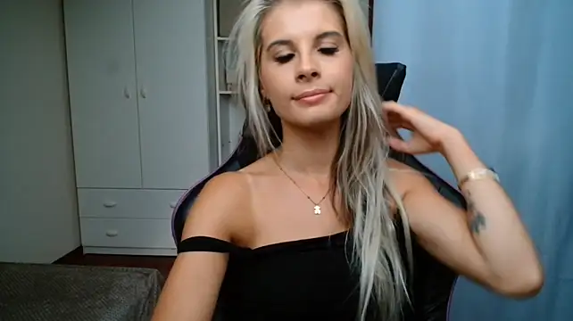 Онлайн чат XXX KristineGlow