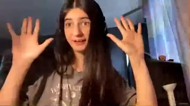 Онлайн чат XXX MindaHallmon
