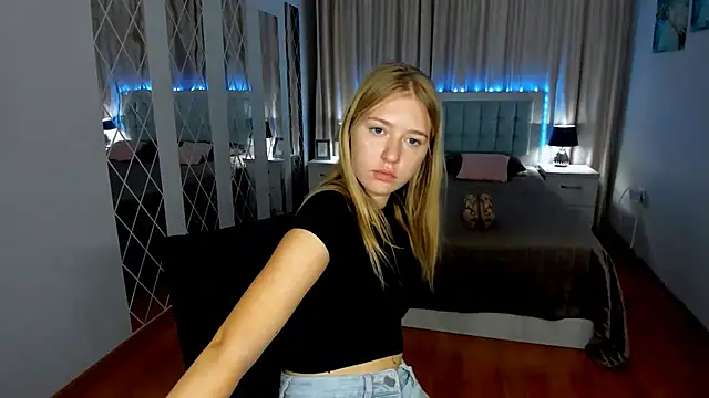 RosaTiny Chat XXX in diretta