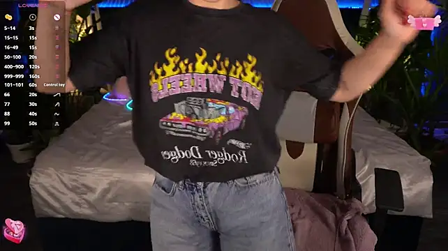 FoxyShy's Live XXX Chat