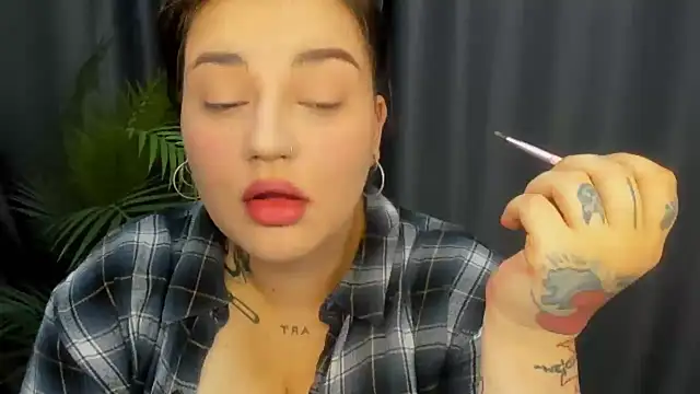 NikkiSummer live XXX chat