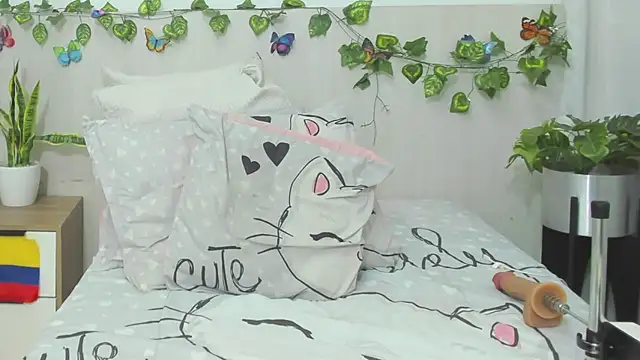 LindaCatalina_のライブXXXチャット
