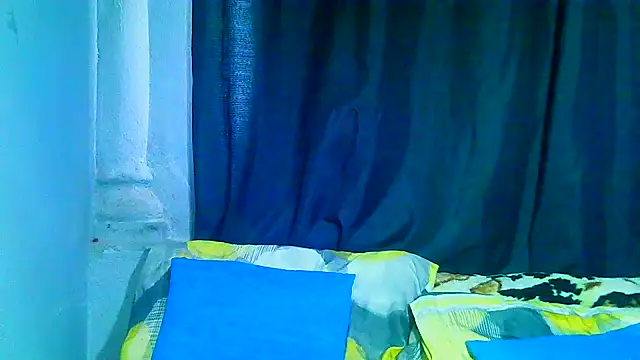 freaky_naughty élő XXX-chatje