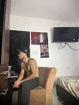 Kenny_romano Adlı Modelin Canlı XXX Sohbeti