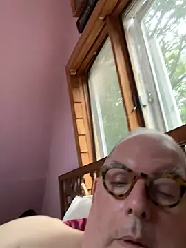 CharlieWeaver22 élő XXX-chatje