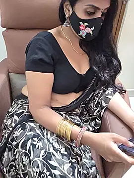 Roja-Telugu777 Adlı Modelin Canlı XXX Sohbeti