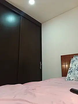XXX chat uživo modela MiaIsabela_