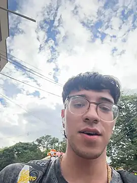 ArthurDaviess21 Live XXX-Chat