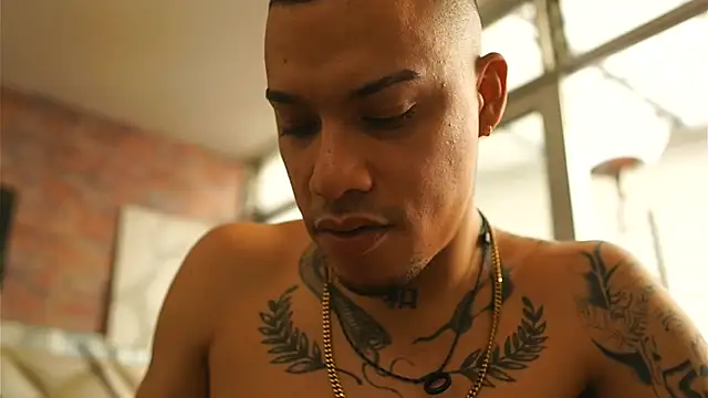 AlphaMasterXxx লাইভ XXX চ্যাট